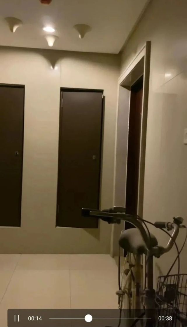 昆明正义坊屋顶酒吧厕所事件