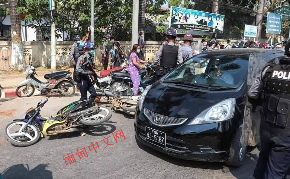 缅甸局势进一步恶化!全国爆发示威游行,苗瓦底警方开枪抓人_腾讯新闻