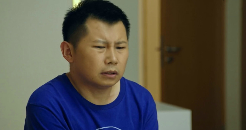 演员何沄伟在《小幸福》当中,起初的那种没责任没担当的桥段表现力,倒