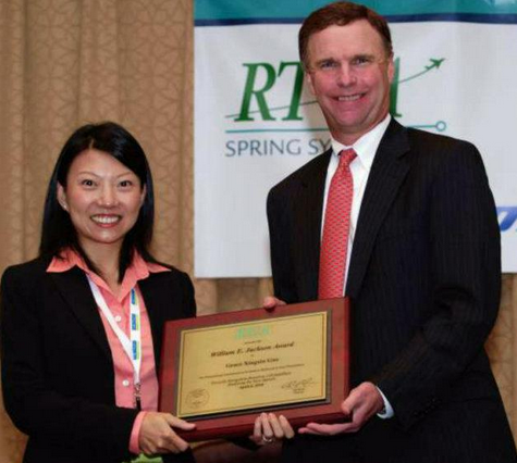 其实关于何碧玉的选择,大家还算是能想通的,人嘛,想法和抉择不同那太