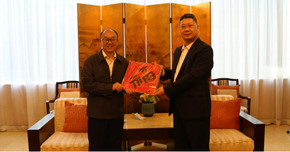 慰问期间,陈永球认真听取了专家代表的工作情况和意见建议,并对他们在