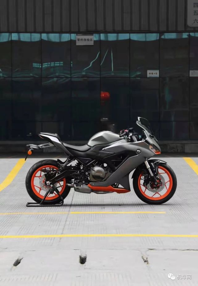 钱江赛350实车曝光速度有点快啊