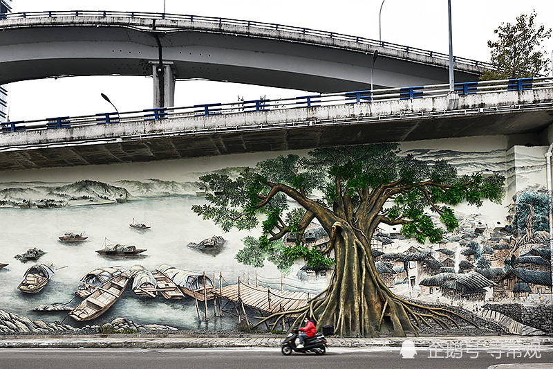 重庆南滨路一网红壁画被封闭,原因:人气太旺阻碍交通_腾讯新闻