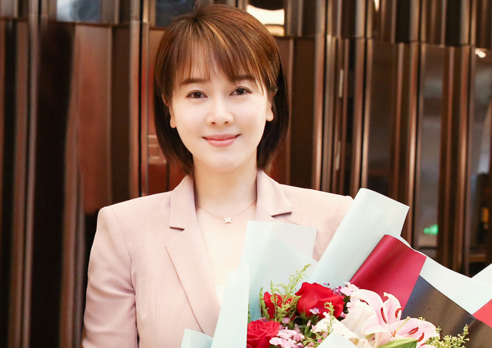 正青春方静和严坤在一起舒婉婷高兴坏了