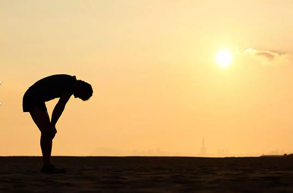 越跑越疲惫这是身体发出运动过度的信号