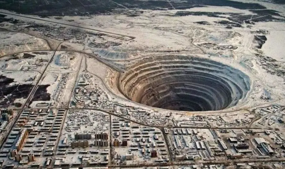 苏联|当初苏联挖穿地球，为何挖到12262米就停了？50年后终于真相大白