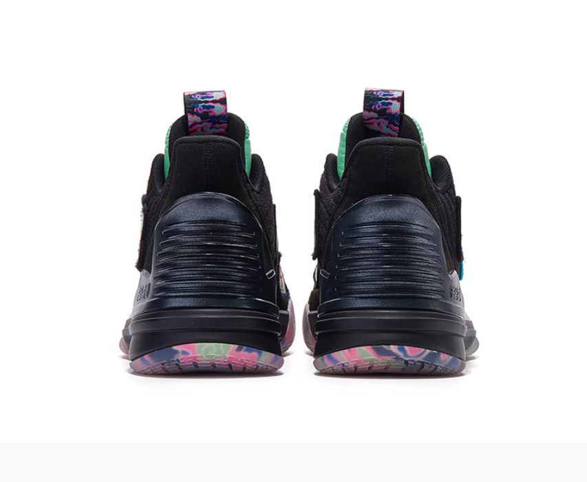 乔丹杠上开花锋刺实战篮球鞋发售一场由国粹麻将与篮球鞋开展的融合