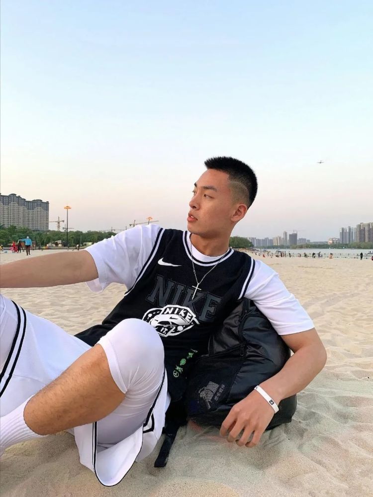 寸寸头球服体育生小狼狗你的理想型男朋友