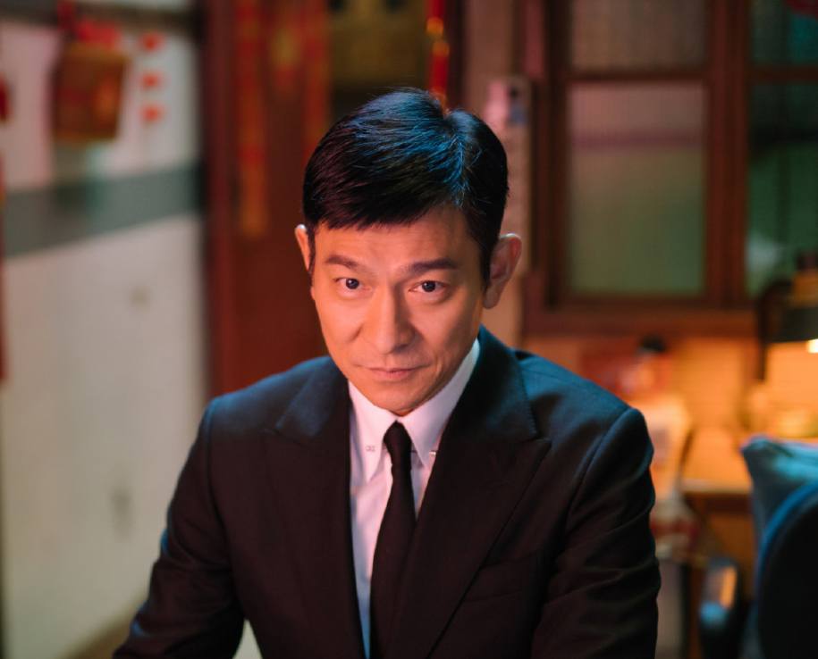 刘德华掀起了追星狂潮,但新片预售票房被《唐探3》碾压!