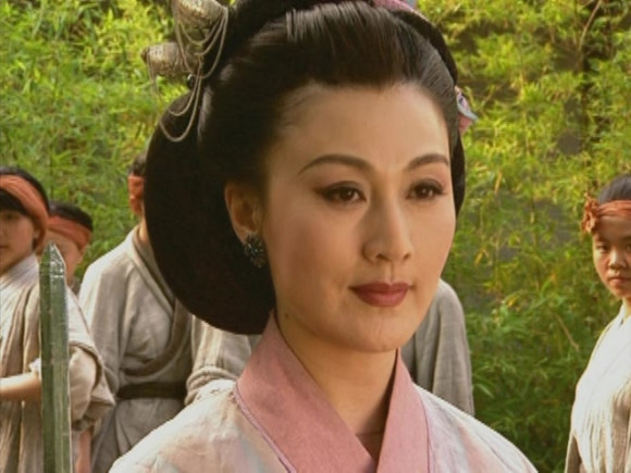 岳不群悄悄告知陆大有身亡,《紫霞秘笈》失踪的讯息,岳夫人又凄然下泪