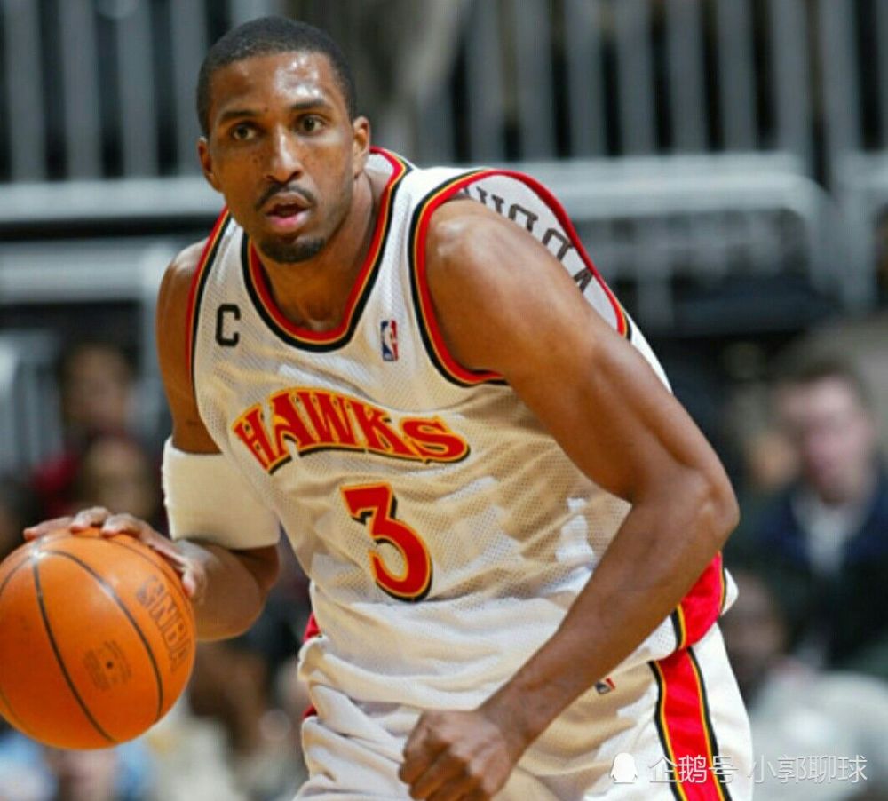 第三位:曾经的猫王杰拉德华莱士华莱士虽然算不上是一位明星球员,但是