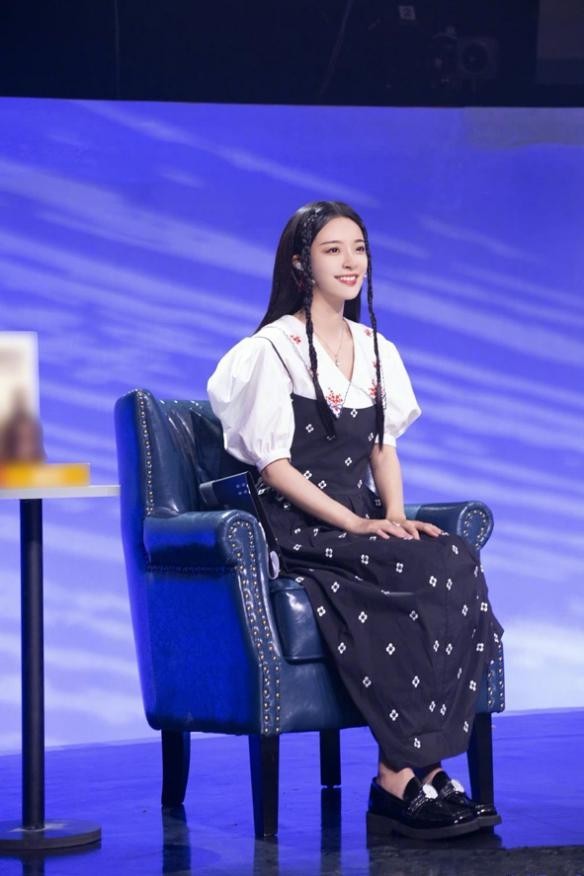 李莎旻子成为《唱起草原的歌》"音乐助力官" 用青春活力诠释民族之声