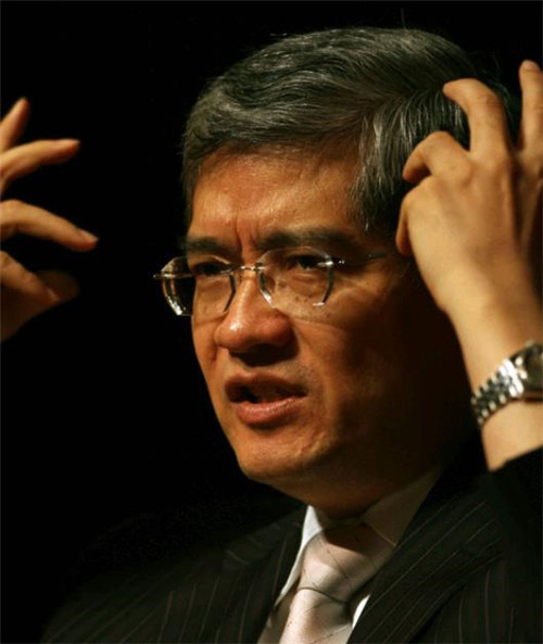 专家郎咸平:曾被誉为良心经济学家,为"骗局"站台后跌落神坛