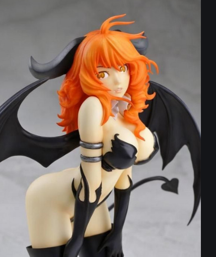 手办当中初音未来她的穿着并没有什么特别之处,一条很平常的黑色液体