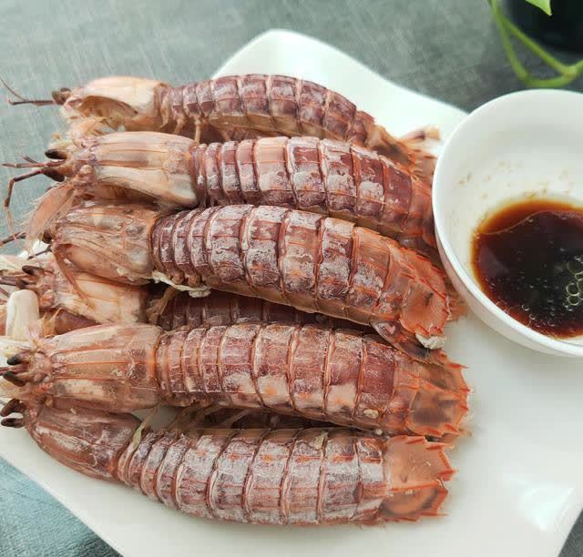 白灼皮皮虾,外观红亮好看,虾肉鲜美无比