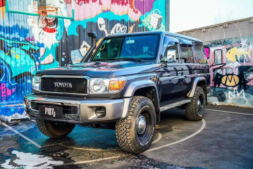 6缸动力四驱车长5米复古版陆巡lc亮相比路虎卫士还霸气