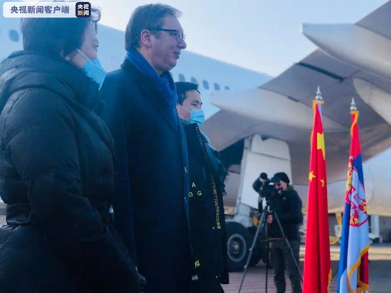 熟悉的场景出现三次！已有塞尔维亚、智利、秘鲁三国总统赴机场迎接中国疫苗