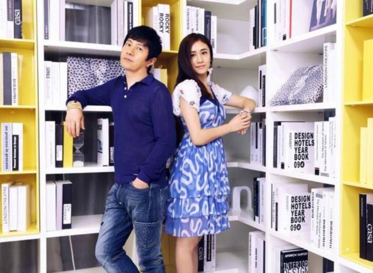 落魄时妻子陪伴十几年,走红后娶小15岁娇妻,今与前妻成兄妹!