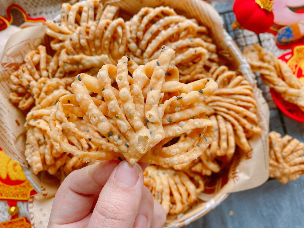 小零食麻叶和面直接放水就错了,多做一步,酥香不发硬,年味十足_腾讯