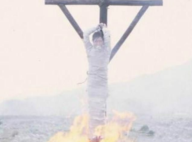 点天灯有多残忍历史上有3人被点了天灯最后一人最惨