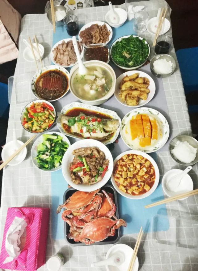 年夜飯準備好了嗎,曬曬我們家以前的團圓飯,祝大家團團圓圓,幸福美滿!