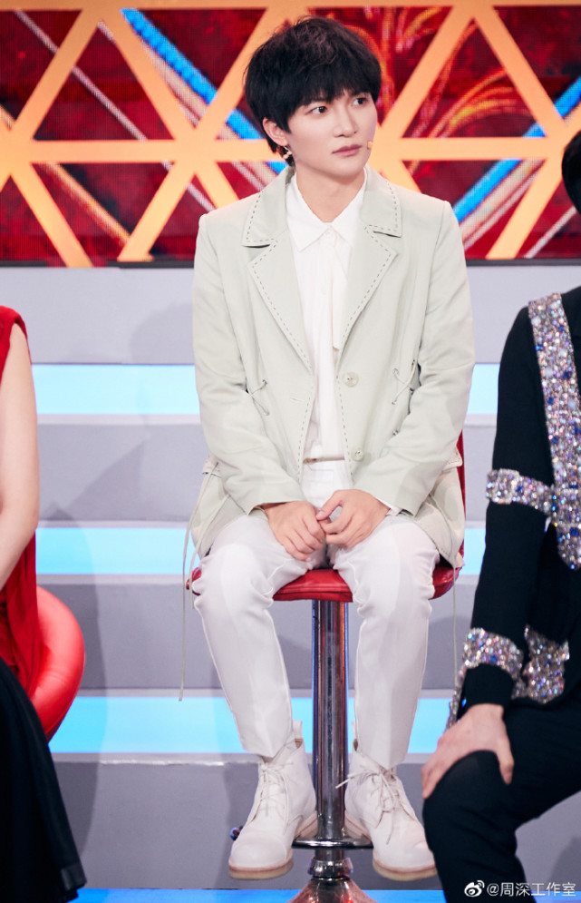 周深直通春晚节目后官宣下一站更大的舞台难道要圆梦了