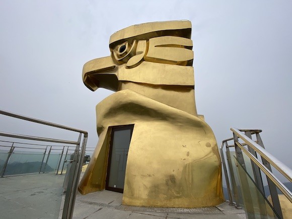 17万张金箔重庆南山大金鹰重塑金身明日正式开园