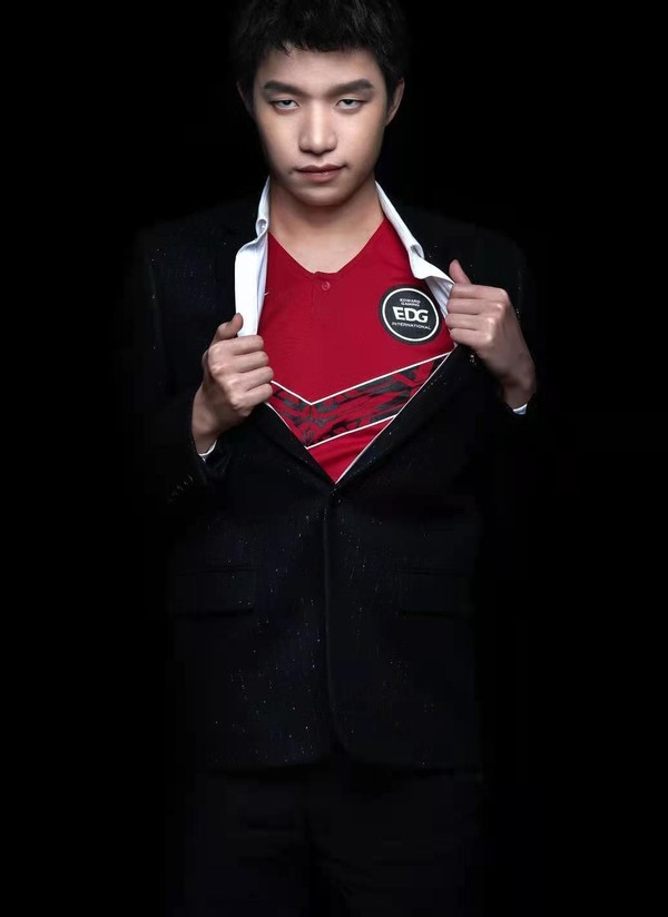 edg厂长回归直播企鹅电竞首播人气爆棚