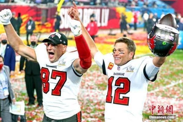 美国坦帕湾海盗队夺得第55届超级碗冠军汤姆布雷迪获第5个mvp