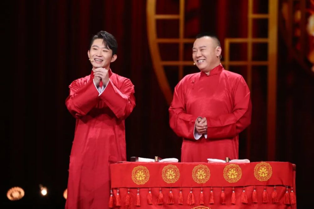 作為青年相聲演員,金霏,陳曦是一對老搭檔,兩人共同表演過《和80後說