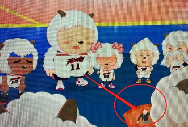 蔡徐坤出现在《喜羊羊》中,穿背带裤秀球技,堪称nba教科书