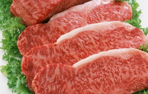 保质期相对长,禽肉的保质期相对短,购买的鲜,冻畜禽肉应尽快烹调食用