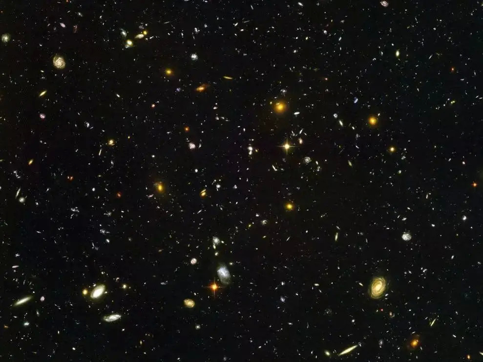 太空|这十三张照片堪称太空摄影的里程碑