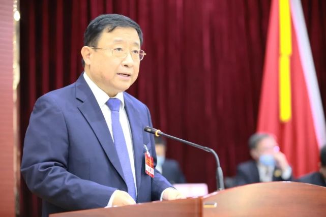 受区一届人大常委会委托,区人大常委会主任王锡洪作邢台市信都区人大