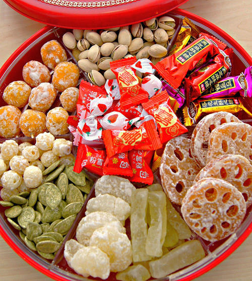 欢乐过大年除了年夜饭和各种大餐零食也不能少哟