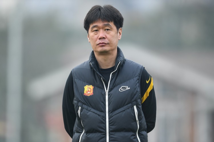 上午9点武汉卓尔传来喜讯冬窗有望再迎多名强援李霄鹏成大赢家