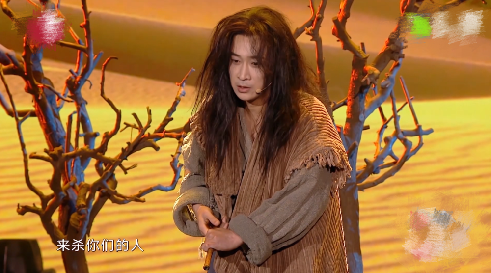 开心麻花的演员王宁作为队长重回喜剧人舞台,并带来了一个小品《江湖