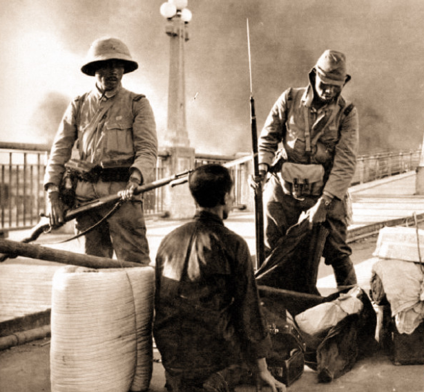 老照片直击沦陷后的广州:日军行为残暴恶劣,图8女汉奸无耻至极_腾讯