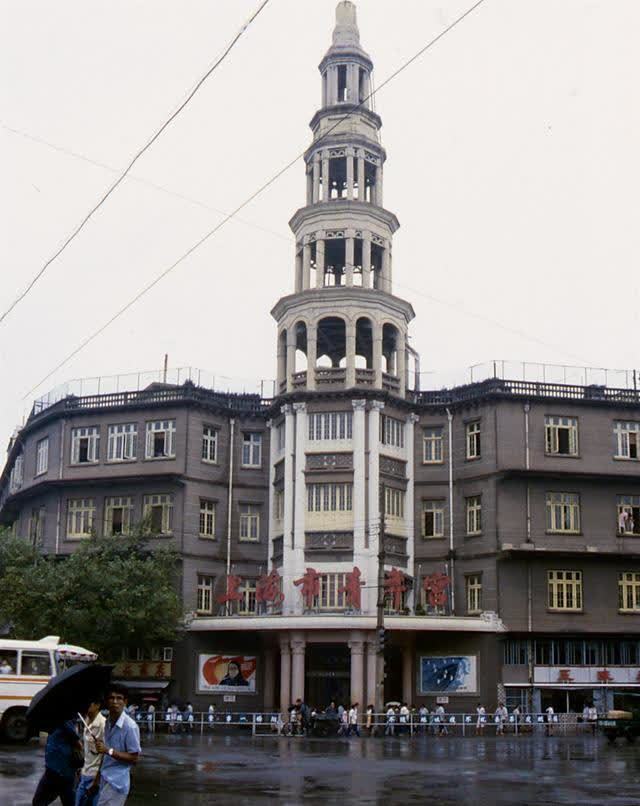 老照片这是80年代的上海这是记忆中老上海的样子