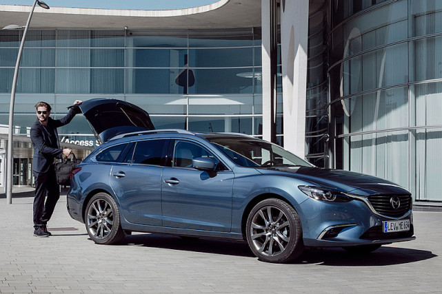 这也是旅行轿车最有看点的地方所在,而且旅行版的马自达6在空间利用率