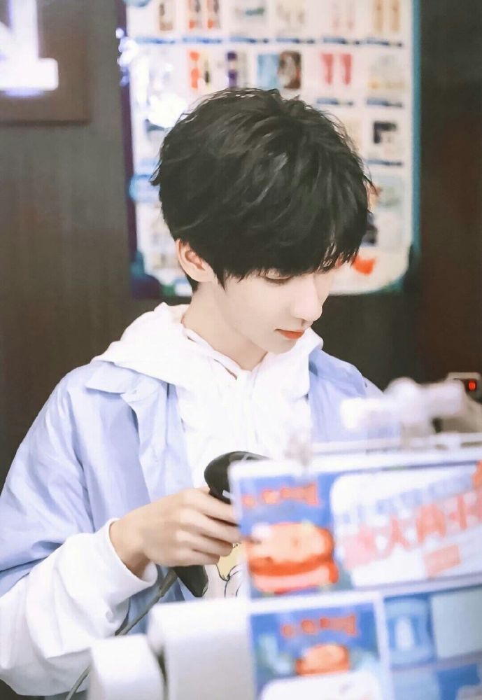 时代少年图贺峻霖人间bjd