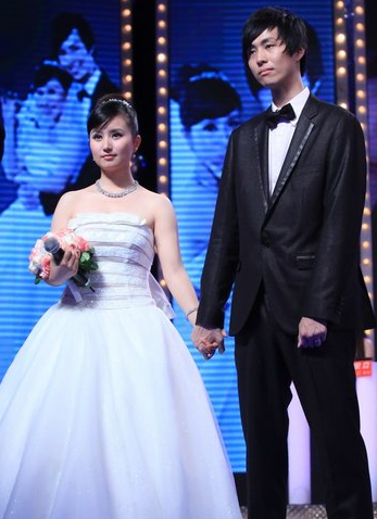 2016年,伏玟晓再次步入婚姻的殿堂,男方是骆氏集团董事长的儿子骆强.