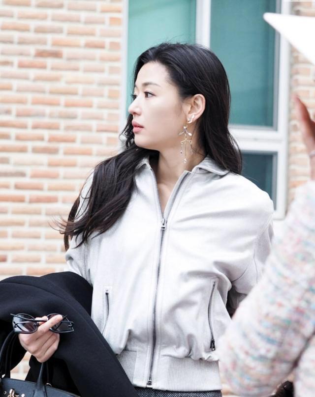 千颂伊:第8137期时尚潮流美图欣赏