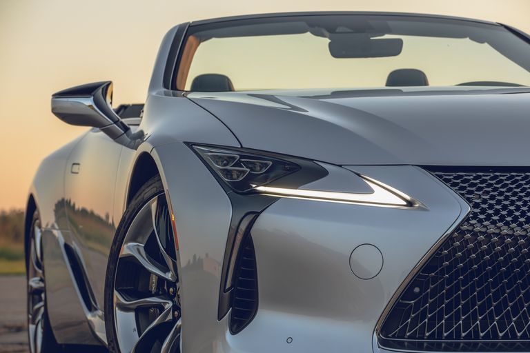 偏运动风的敞篷车,2021款雷克萨斯lc500,迷人的外观_腾讯新闻