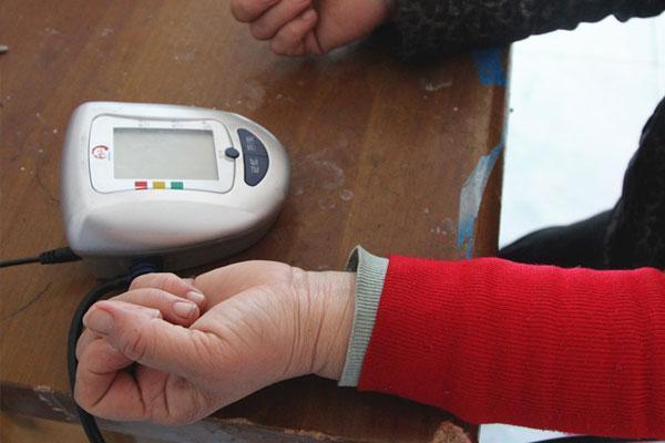 血压|血压出现异常时，身体会发出什么信号？越早发现越好