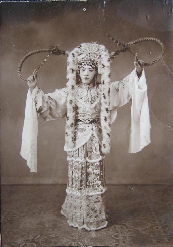 黄金荣欲再娶,请杜月笙做说客与原配谈判,她的反应让所有人惊叹