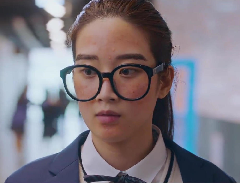 女神降临林周京逆袭从丑女孩到校园女神一共需要几步