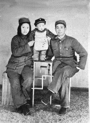 他是红军最厉害的机枪手,曾掩护十八勇士