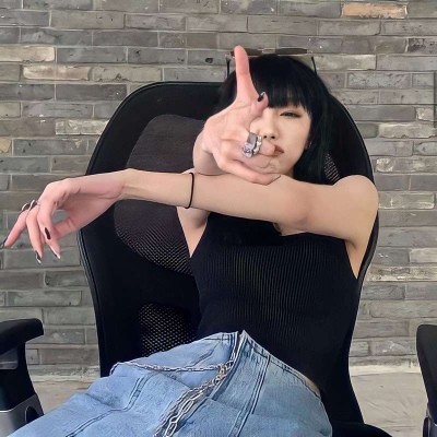 做自己的骑士拽姐头像