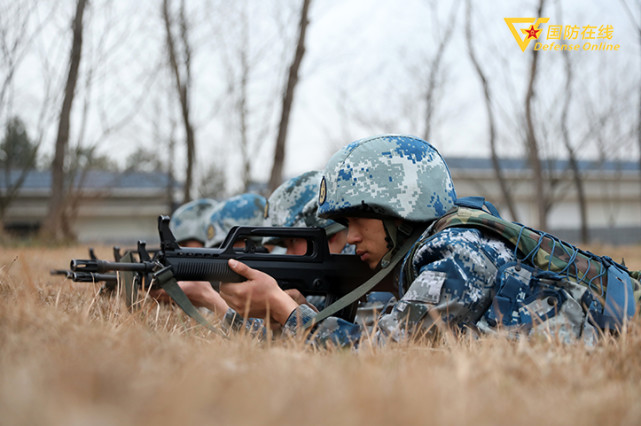 走近空军警卫兵:默默守护"战鹰"的蓝天